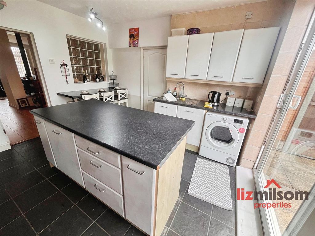 Property photo 3 of 23