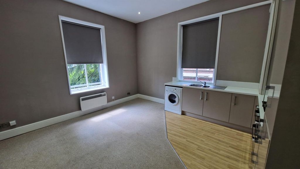 Property photo 3 of 6 Lounge/Kitchen