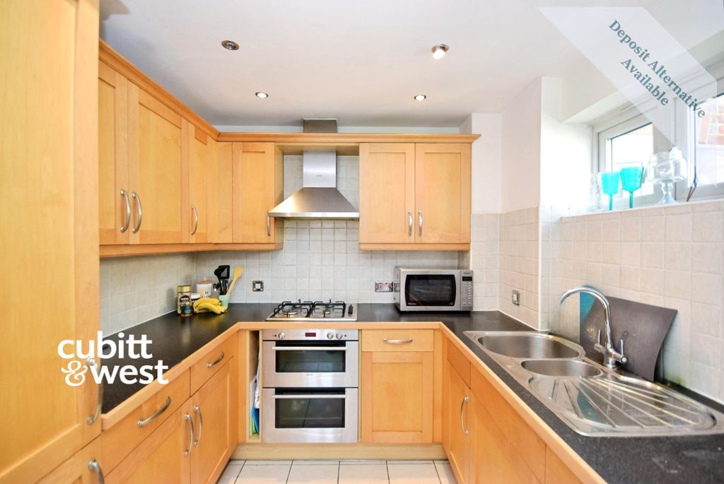 Property photo 2 of 10 Kitchen