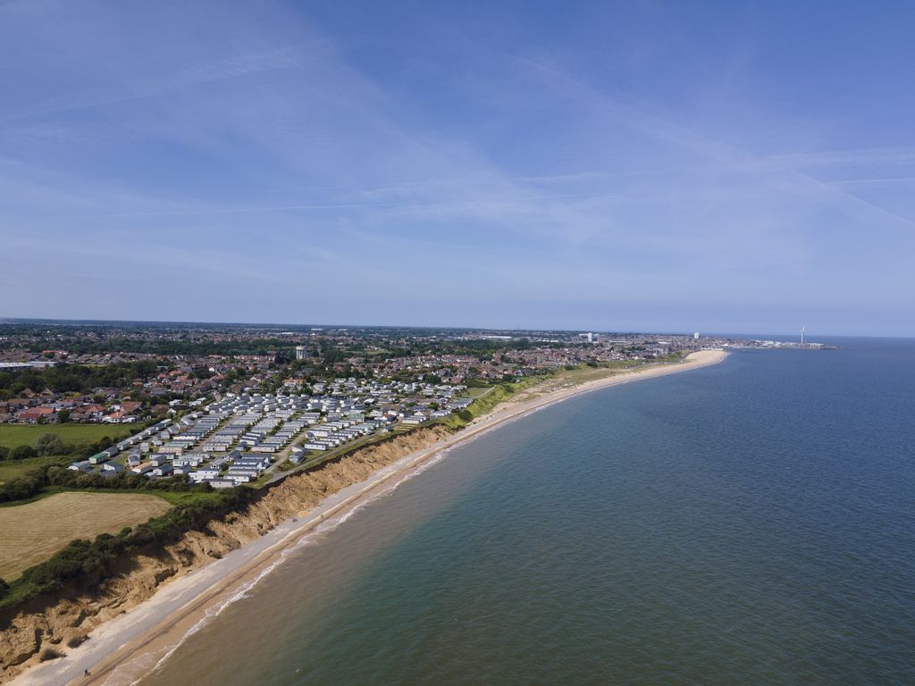 Property photo 2 of 17 2022 Pakefield Suffolk Aerial (13)
