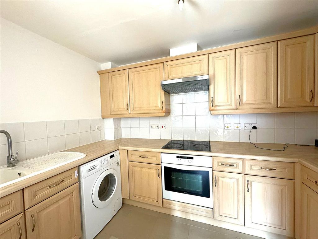 Property photo 3 of 8 Kitchen.Jpg