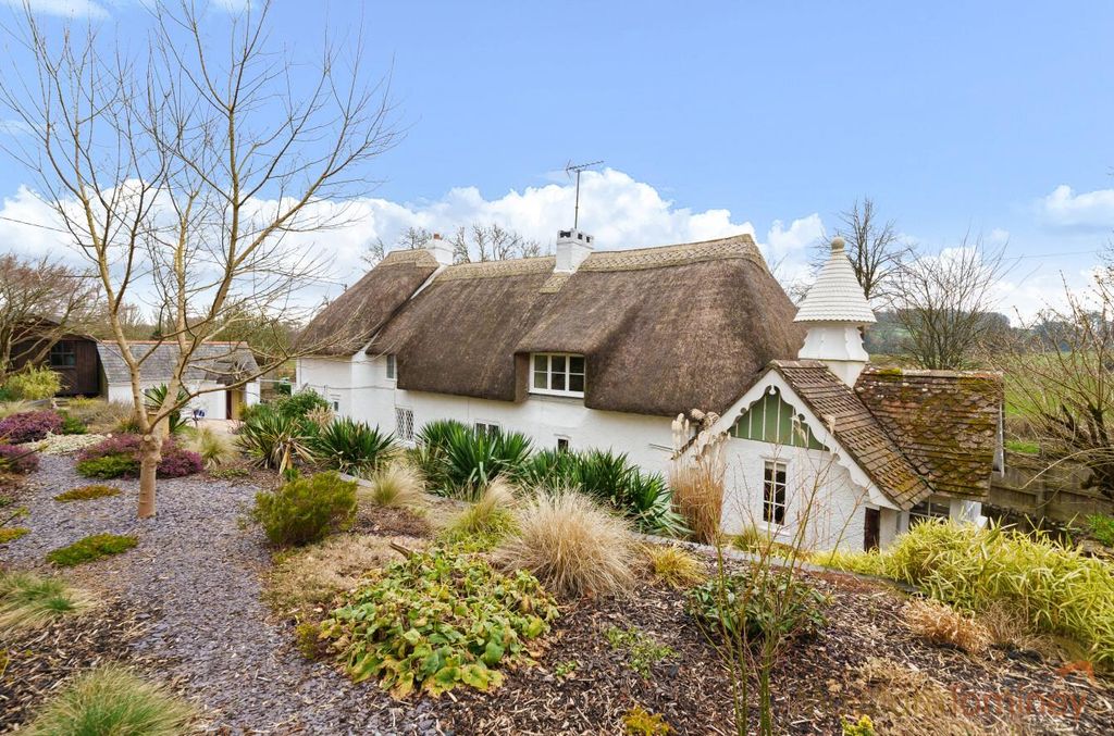 Property photo 1 of 29 73169Fb7-d8Bd-45E9-A03A-2Aff48A5F117.Jpg