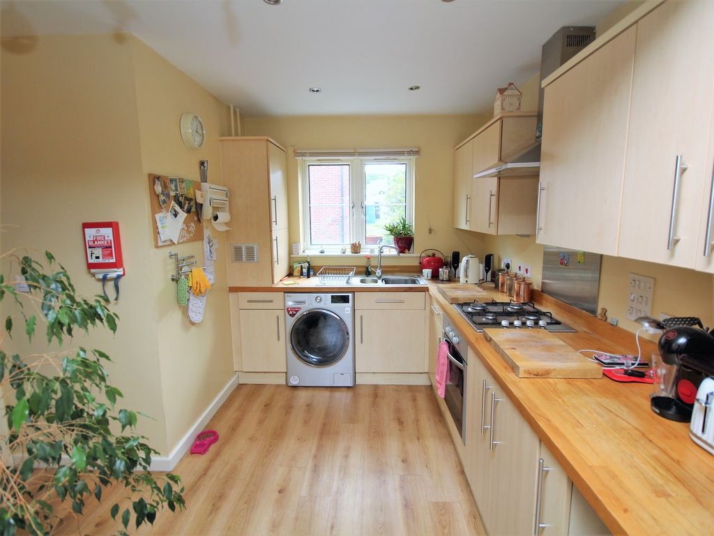 Property photo 3 of 32