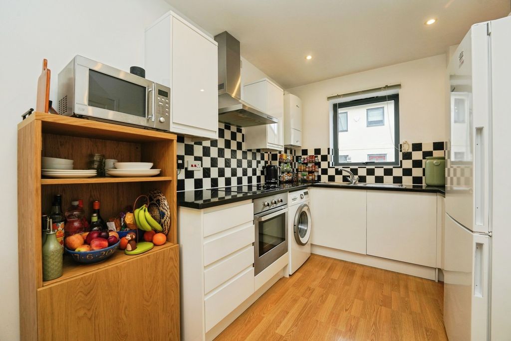 Property photo 3 of 14 Pbox-Img.Jpg