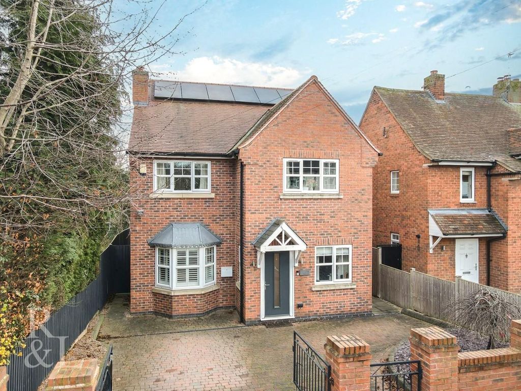 Property photo 1 of 22 8A Edwald Road (20).Jpg