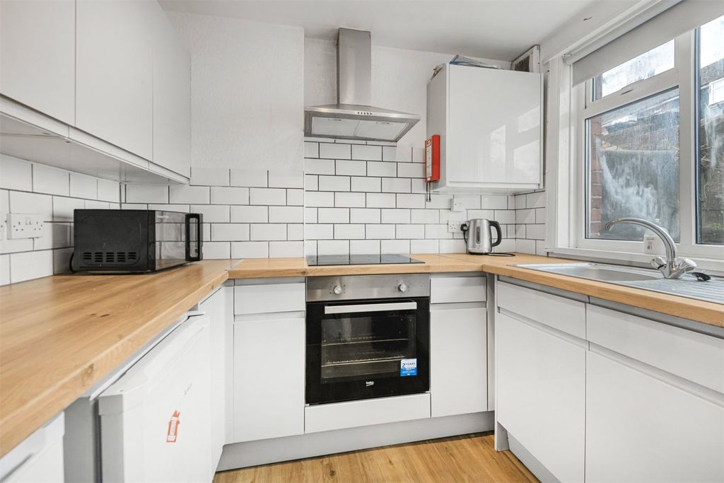 Property photo 2 of 15 Picture No. 26