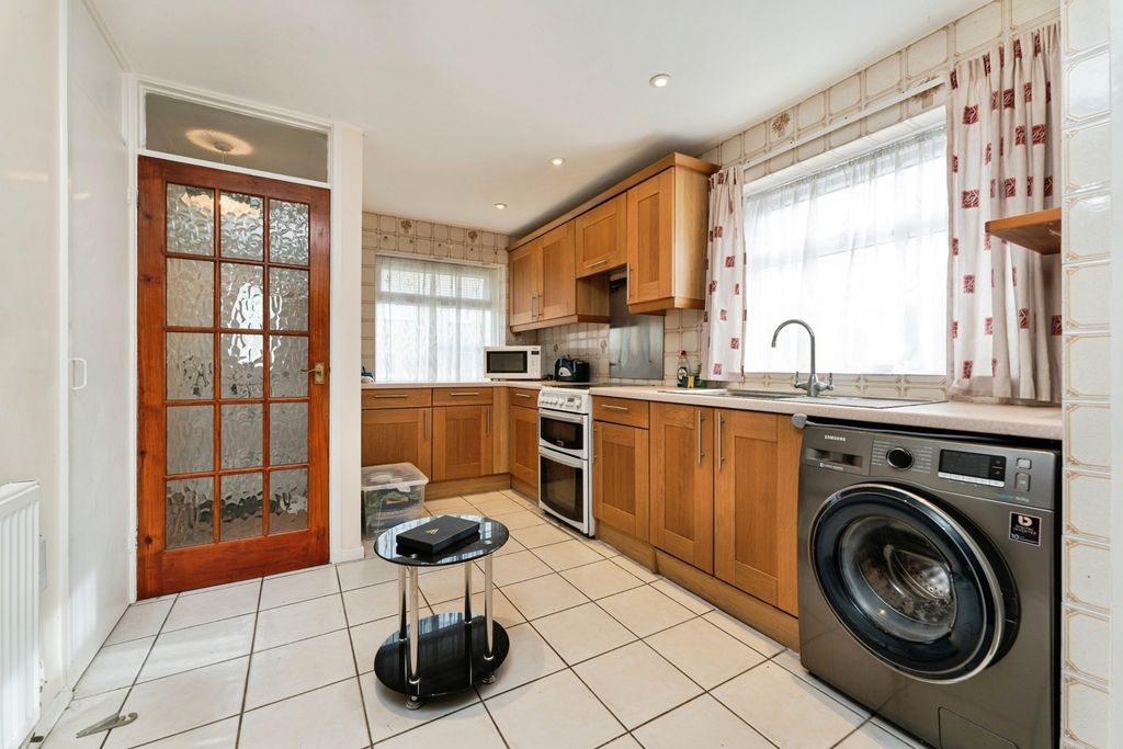 Property photo 3 of 17 Photo