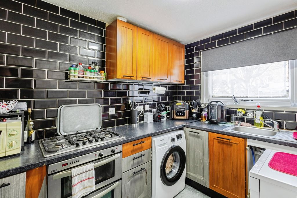 Property photo 3 of 14 Kitchen