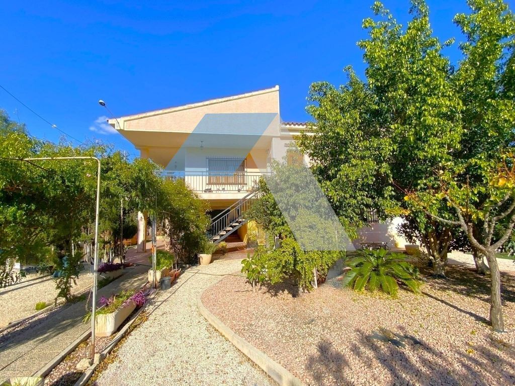 Property photo 1 of 32