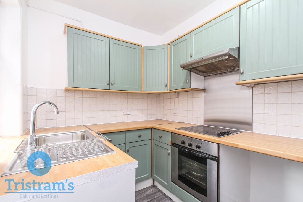 Property photo 2 of 17