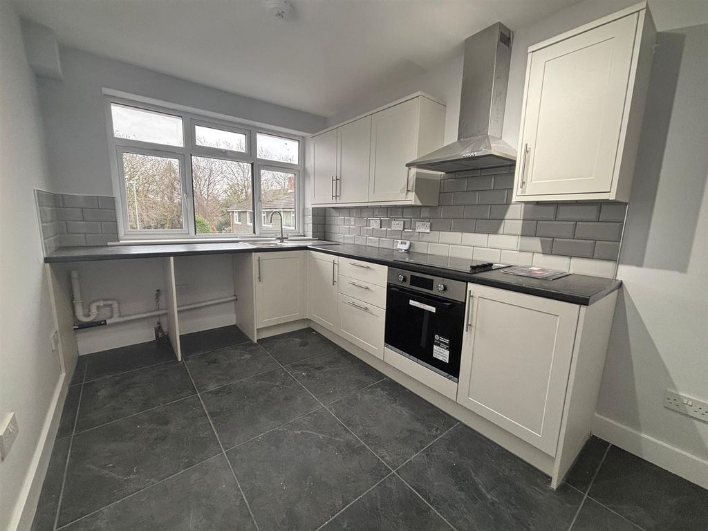 Property photo 2 of 9 Kitchen.Jpeg