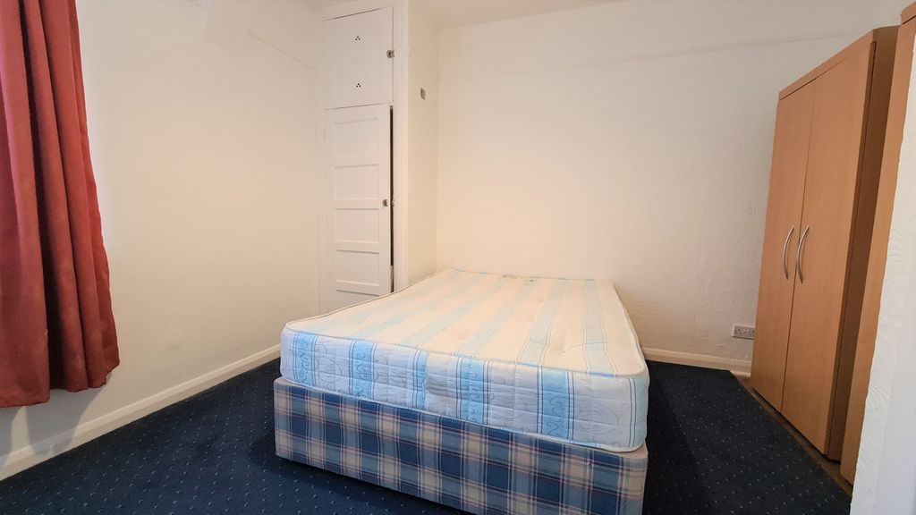 Property photo 3 of 8 Gallery