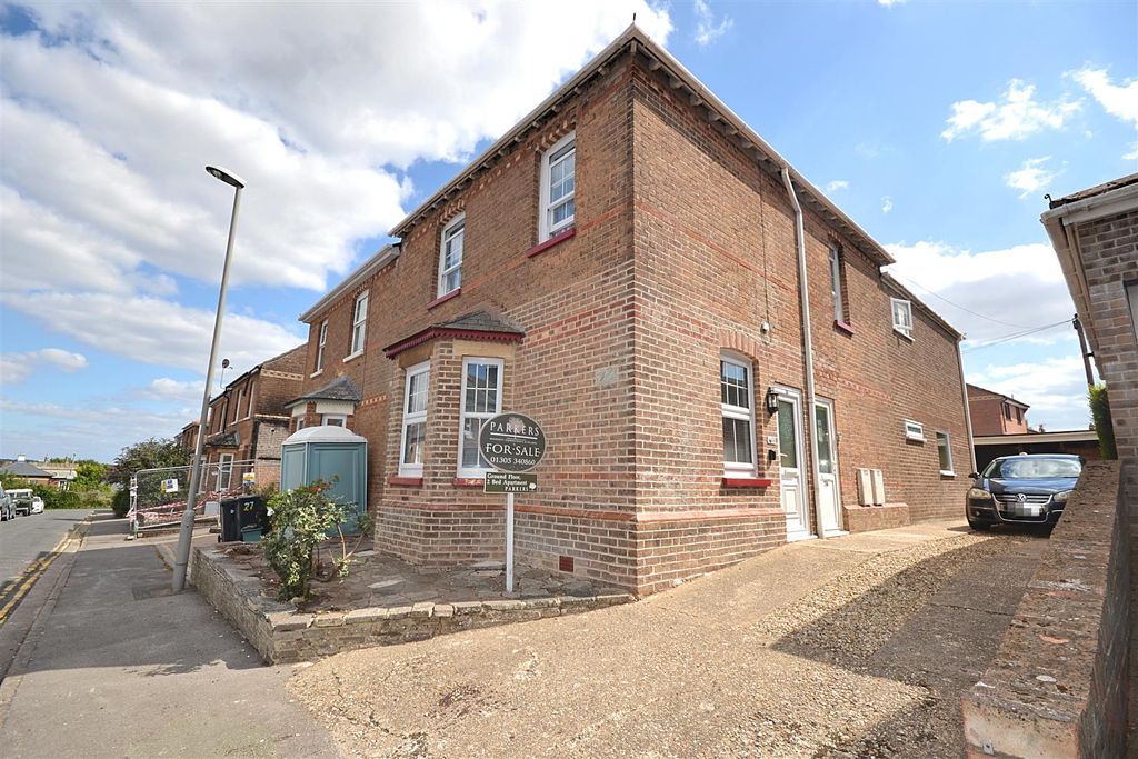 Property photo 1 of 15 27 (1).Png