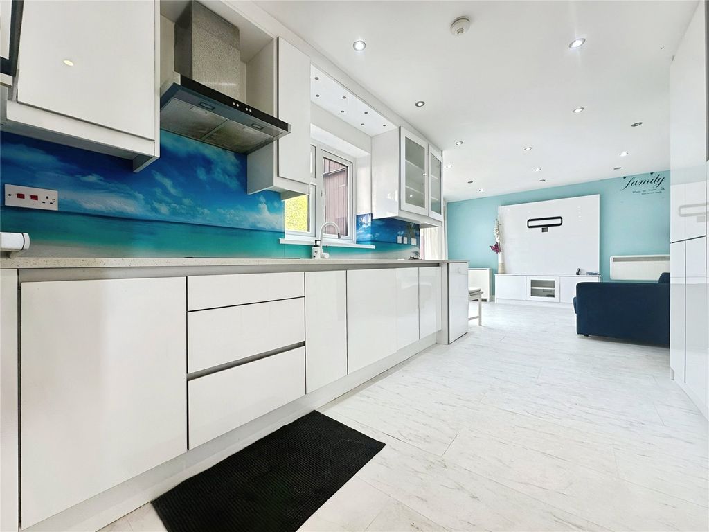 Property photo 2 of 13 Reception/Kitchen