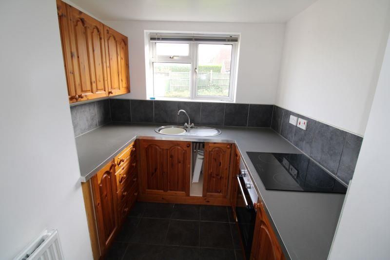 Property photo 3 of 6 Kitchen .Jpg