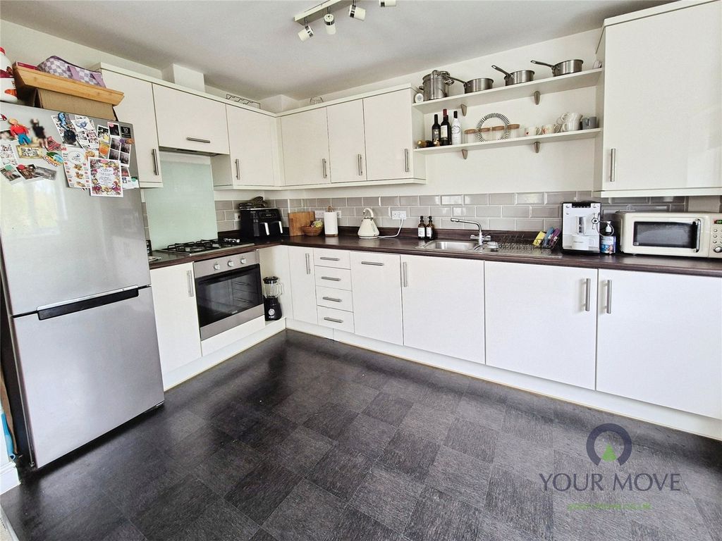 Property photo 3 of 14 Kitchen