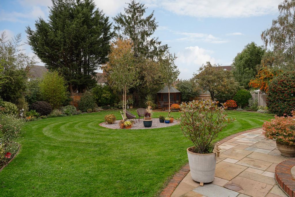 Property photo 2 of 34 Propertyportals 24.Jpg