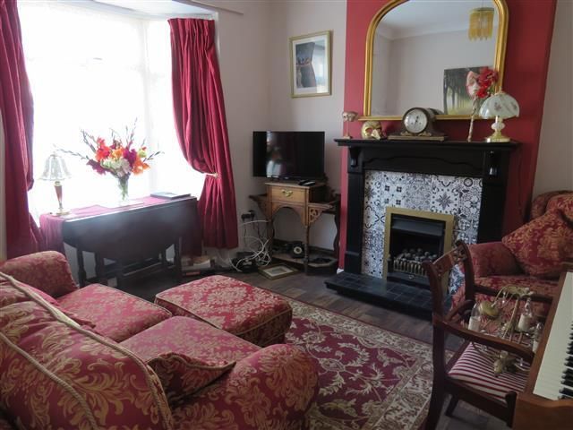 Property photo 2 of 7 Living Room