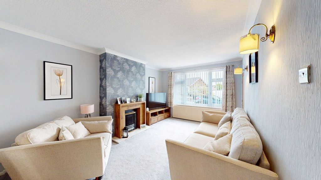 Property photo 2 of 22 Lounge