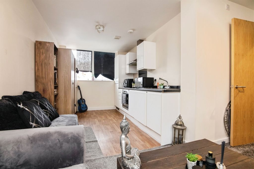 Property photo 3 of 12