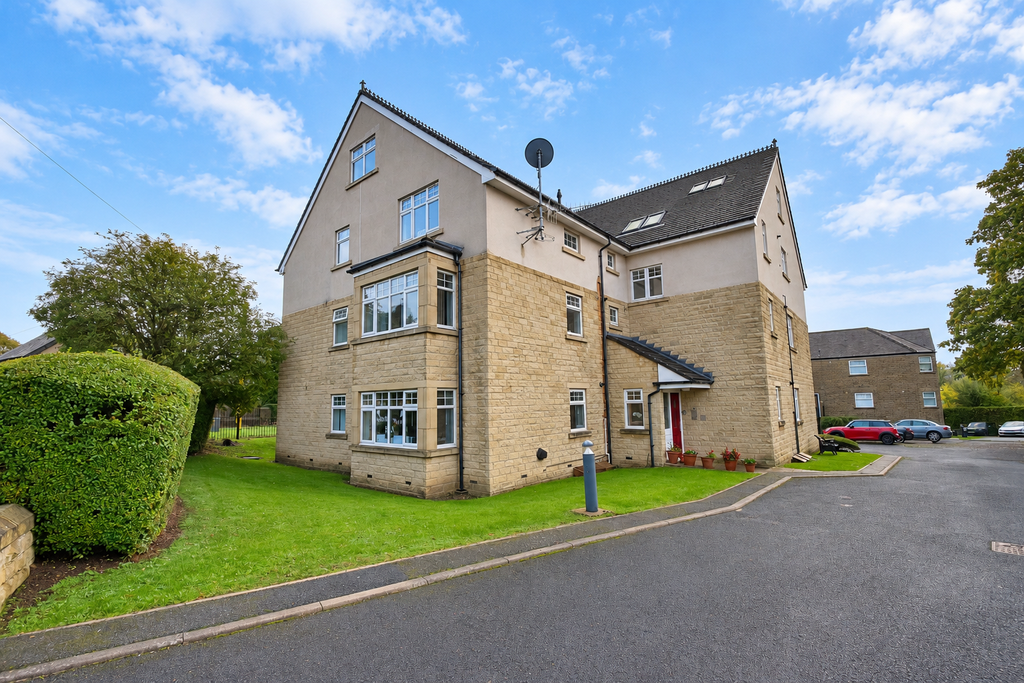 Property photo 1 of 16 098d7Bf2-3F42-4A19-B2Fb-Ec7Bdc00A102