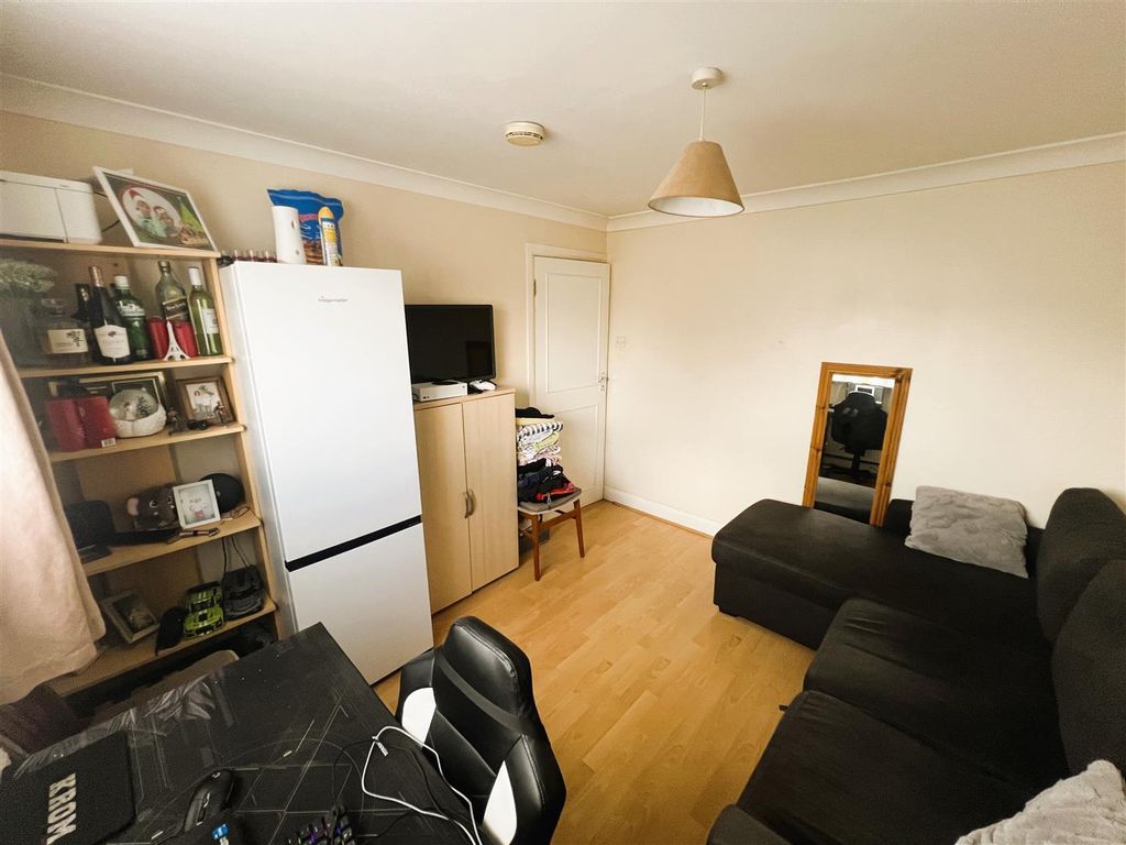 Property photo 3 of 8 Img_9620.Jpg