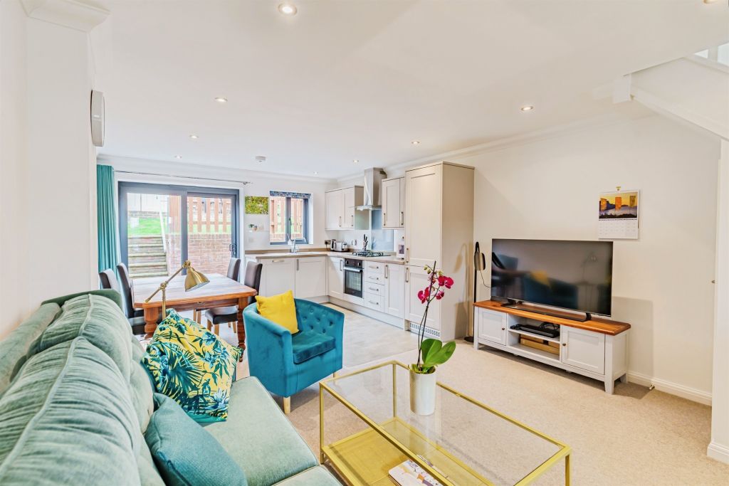 Property photo 3 of 17