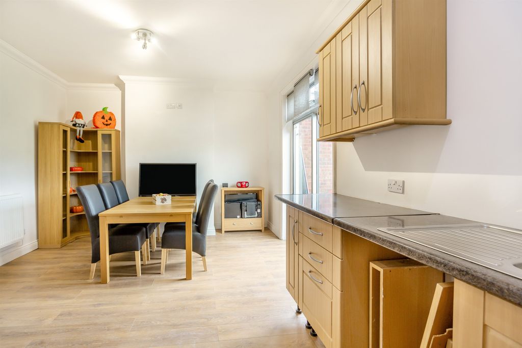 Property photo 3 of 22