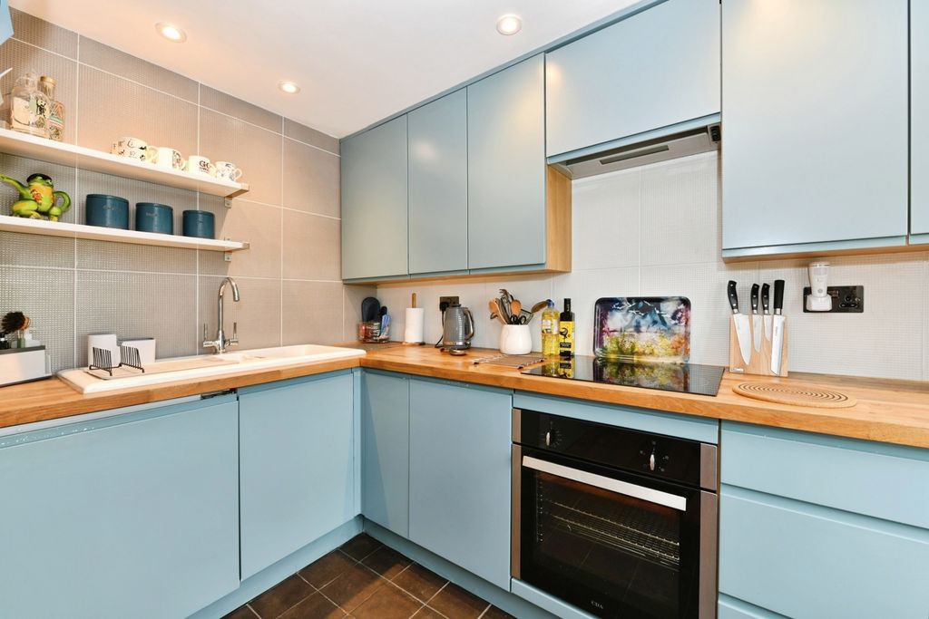 Property photo 2 of 10 Pbox-Img.Jpg