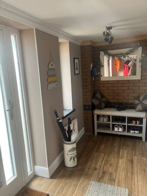 Property photo 2 of 27