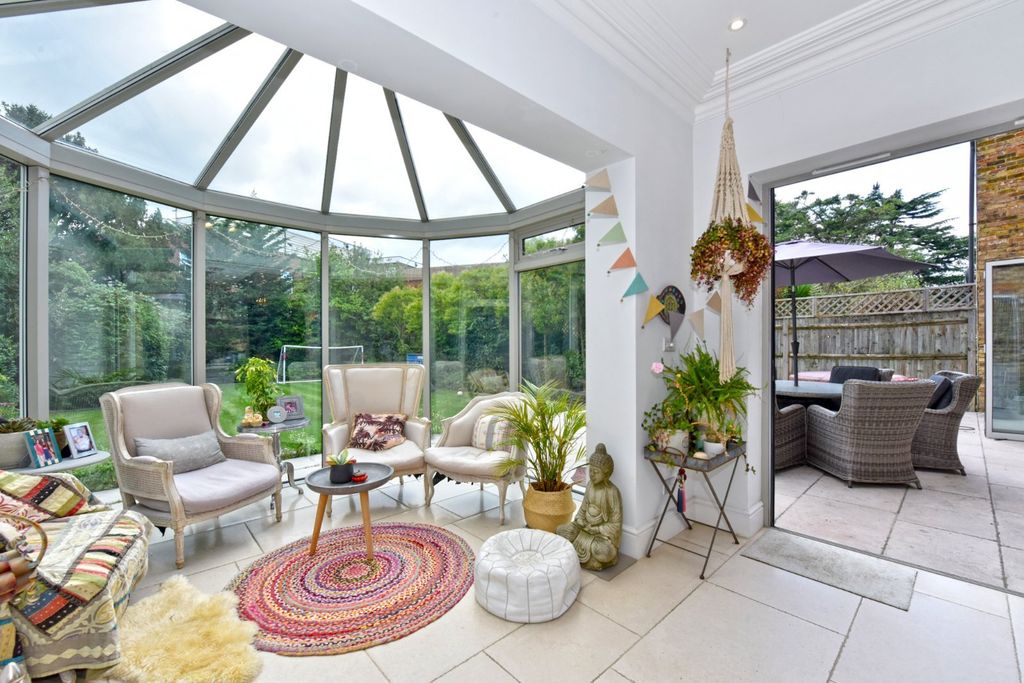 Property photo 3 of 12 Conservatory