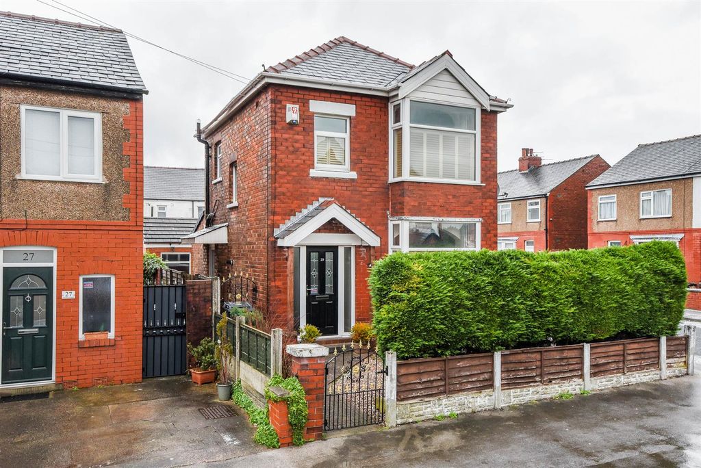 Property photo 1 of 20 Front External