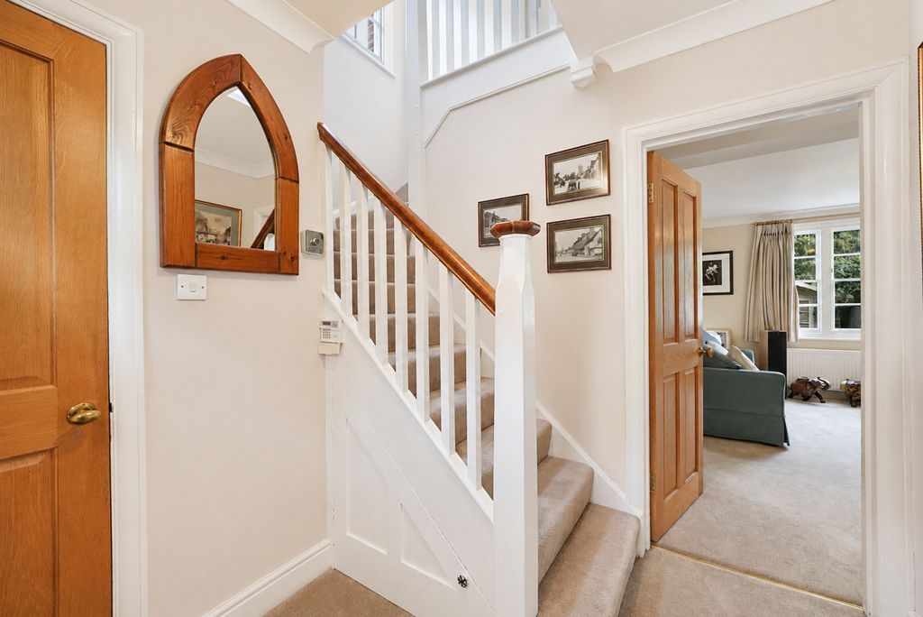 Property photo 2 of 17 5445602