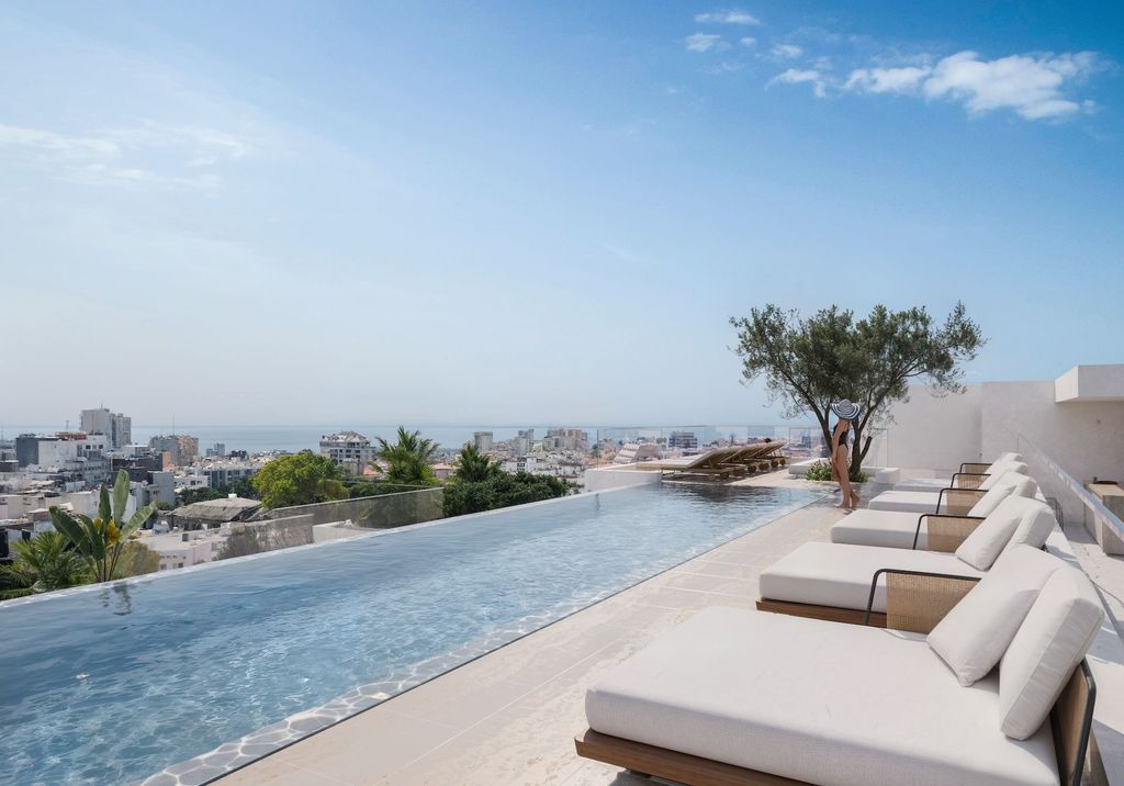 Property photo 2 of 34