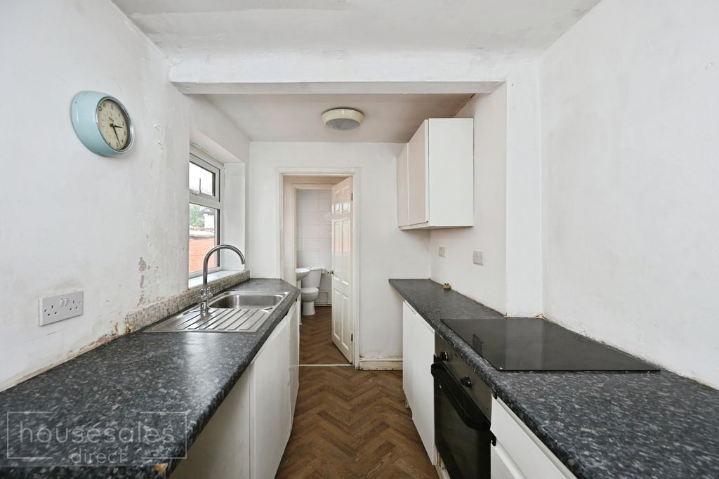 Property photo 2 of 11