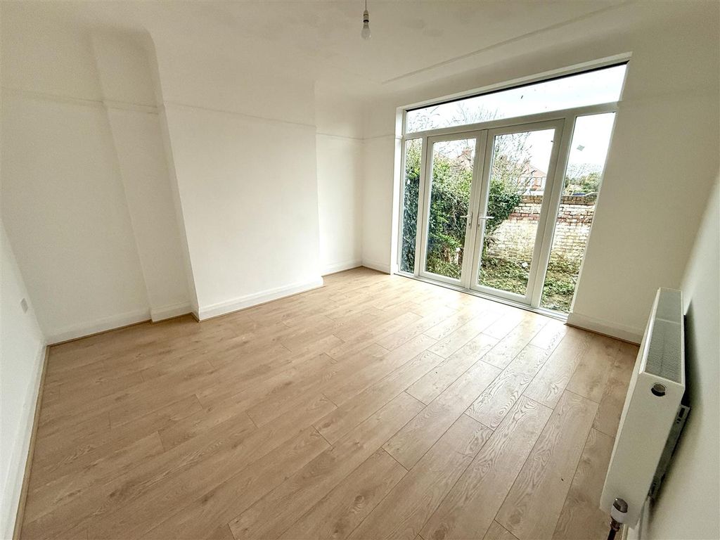 Property photo 3 of 22 Img_5936.Jpeg