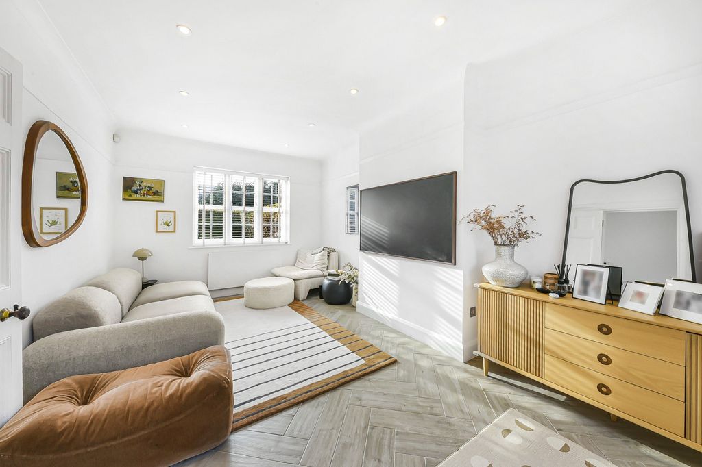 Property photo 2 of 15 Picture No. 34