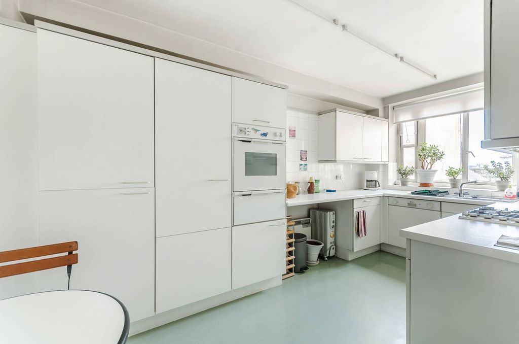 Property photo 3 of 7