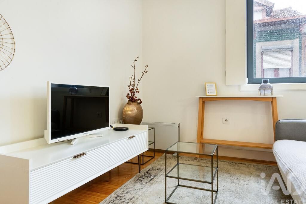 Property photo 3 of 27