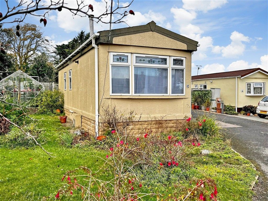 Property photo 2 of 8 Side