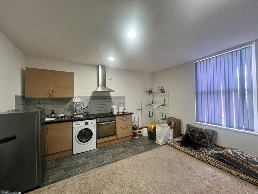 Property photo 1 of 2