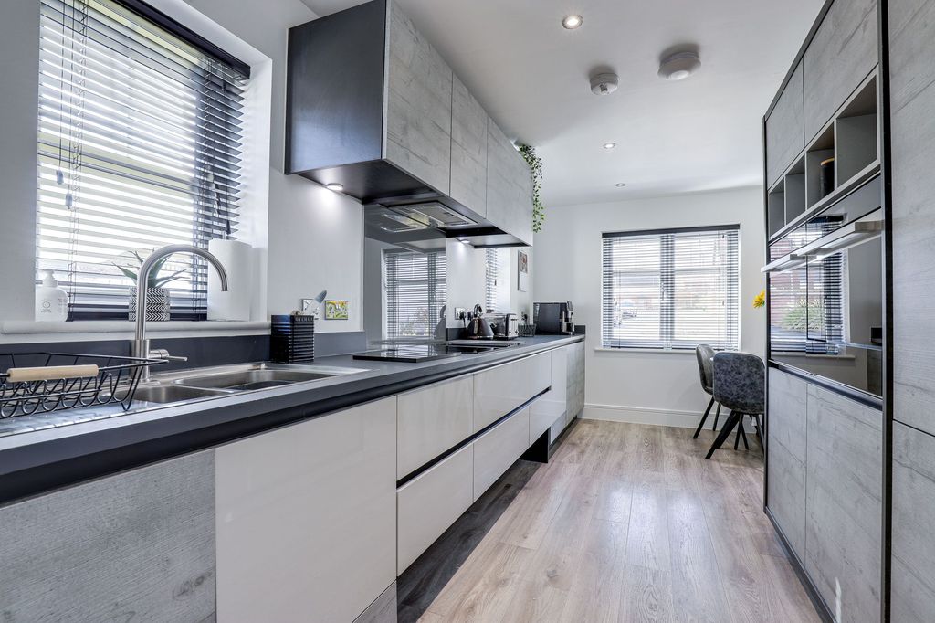 Property photo 3 of 29