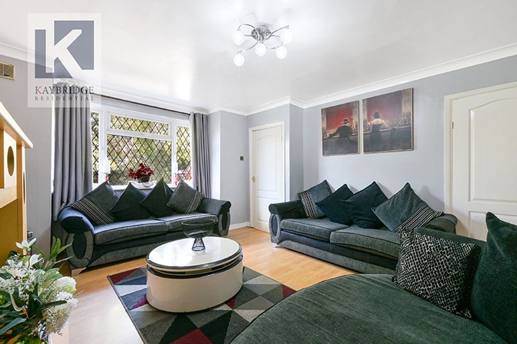 Property photo 3 of 12 Kingston Road, Epsom - Kt17 2Es