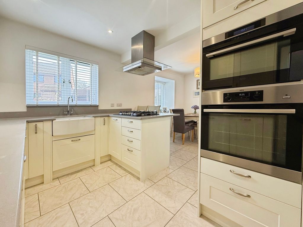 Property photo 2 of 30 Pbox-Img.Jpeg