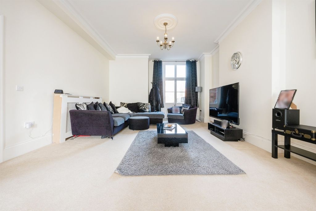 Property photo 3 of 25