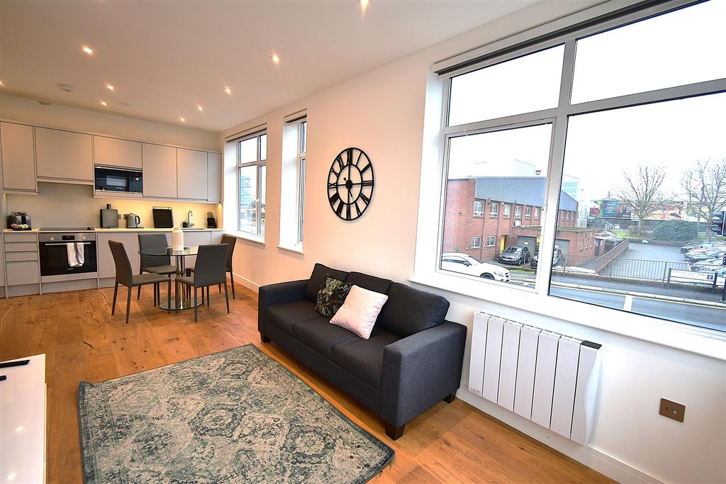 Property photo 3 of 9