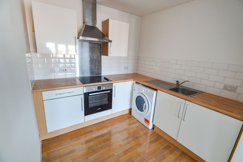 Property photo 2 of 7 Kitchen