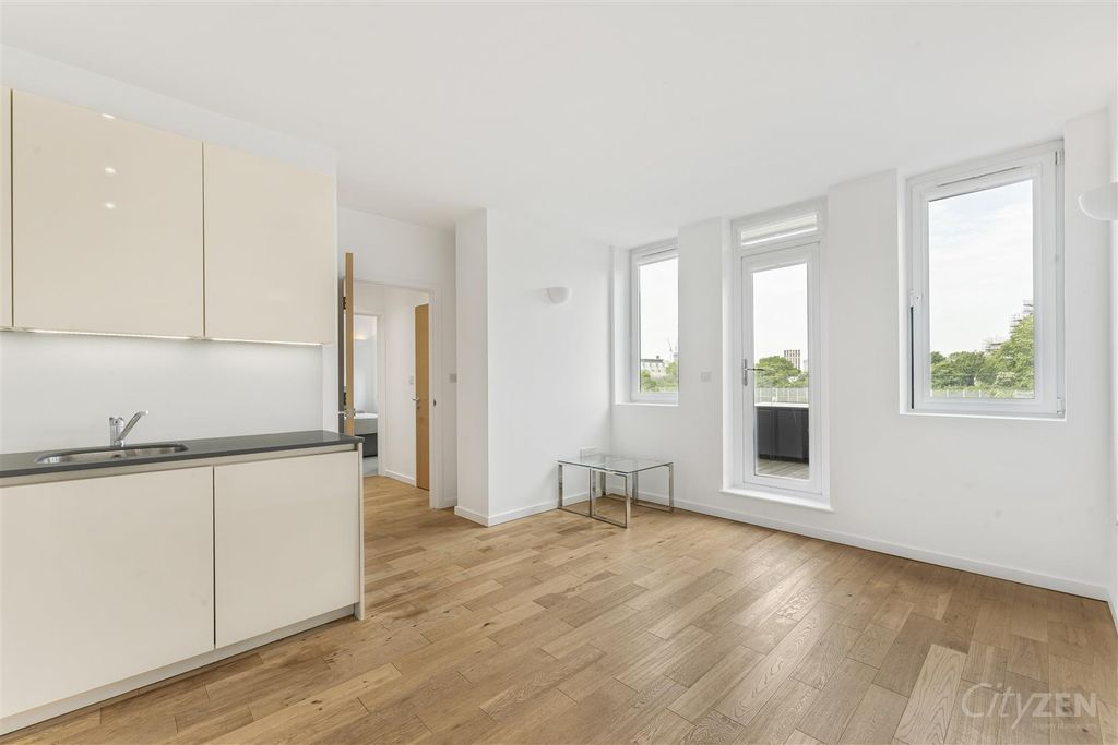 Property photo 1 of 10 Reception Room