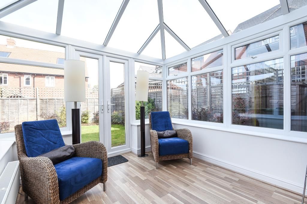 Property photo 2 of 11 Conservatory