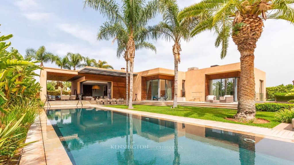 Property photo 2 of 77